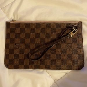 Luis Vuitton pouch